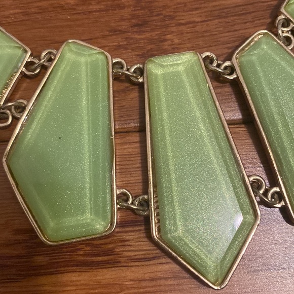 Light green statement necklace with gold - Picture 3 of 3